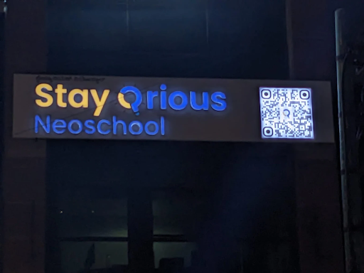  StayQrious Neoschool 